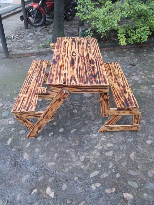 Mesa-Banca Convertible de Pino Canadiense – Acabados Exclusivos