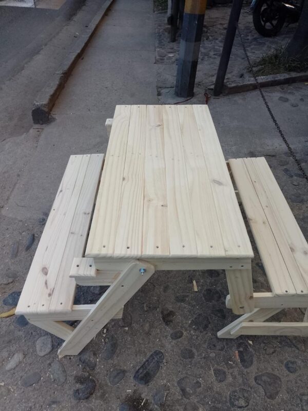 Mesa-Banca Convertible de Pino Canadiense – Acabados Exclusivos