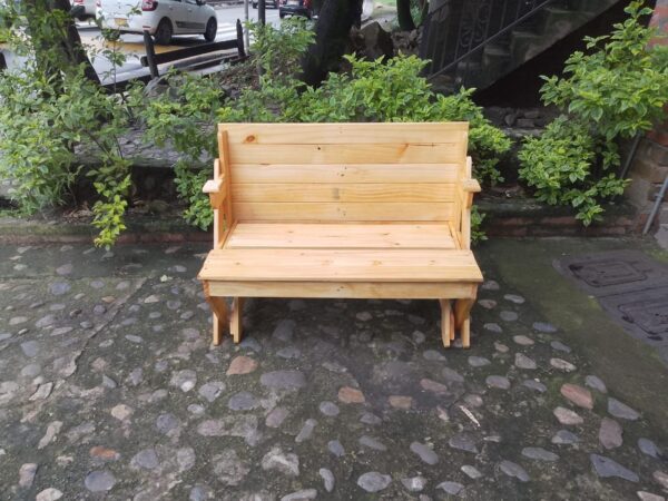 Mesa-Banca Convertible de Pino Canadiense – Acabados Exclusivos